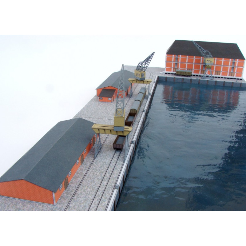 MODELIK NADBRZEŻE PORTOWE Z POCZĄTKU XX wieku (2/22)