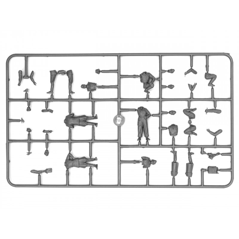 ICM 1/48 SOVIET AIR FORCE PILOTSand      GROUND PERSONNEL 1943-1945 (48084)