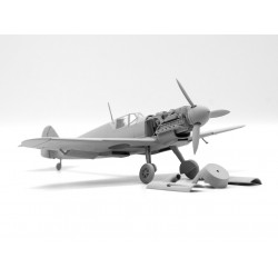 ICM 1/48 MESSERSCHMITT Bf 109F-4 GERMAN  FIGHTER (48103)