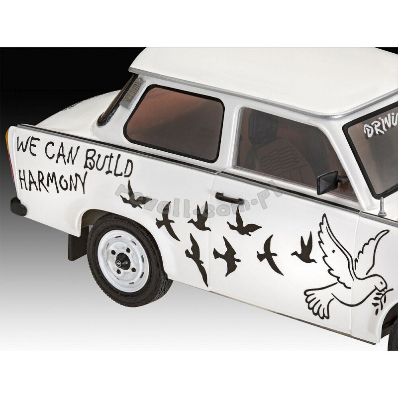 REVELL 1/24 TRABANT 601 BUILDERS CHOICE (07713)