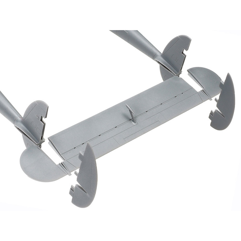 TAMIYA 1/48 LOCKHEED P - 38J LIGHTNING (61123)