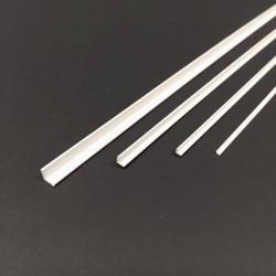 HM PLASTOVÝ ÚHELNÍK 8*8*330 mm (127) MAQUETT