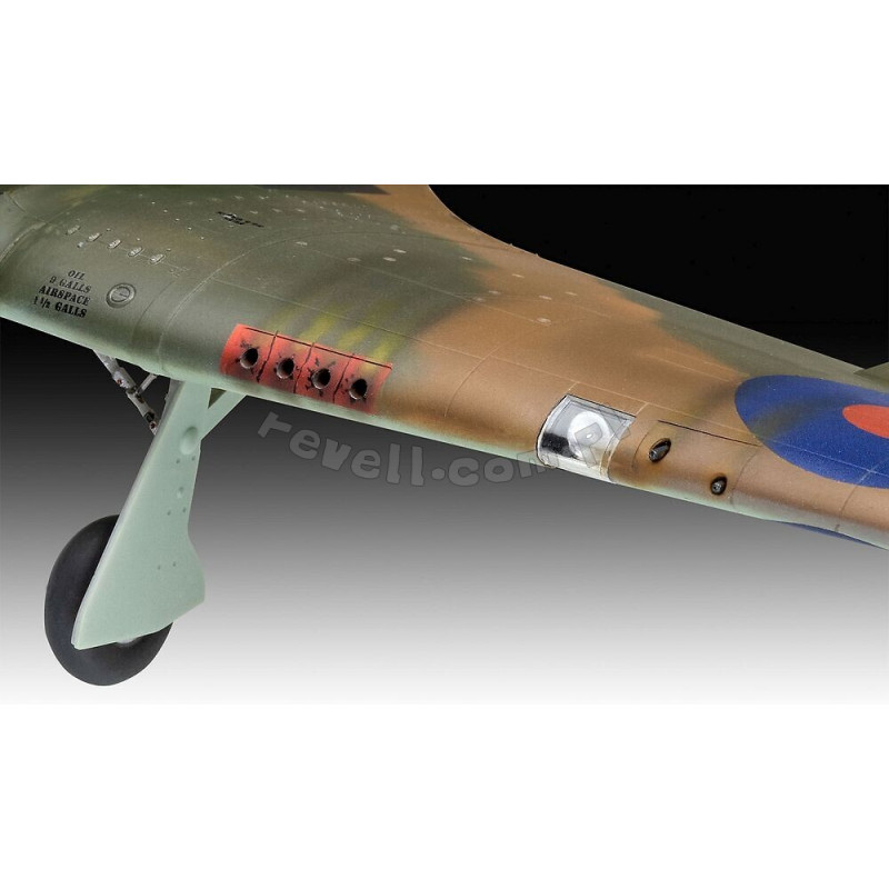 REVELL 1/32 HAWKER HURRICANE MK IIb (04968)