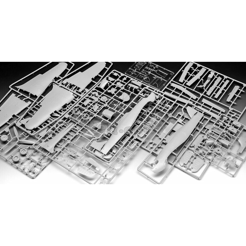 REVELL 1/32 HAWKER HURRICANE MK IIb (04968)