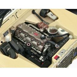 REVELL 1/24 LAND ROVER SERIES III LWB (07056)