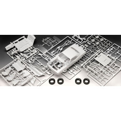 REVELL 1/25 PLYMOUTH AAR CUDA 07664