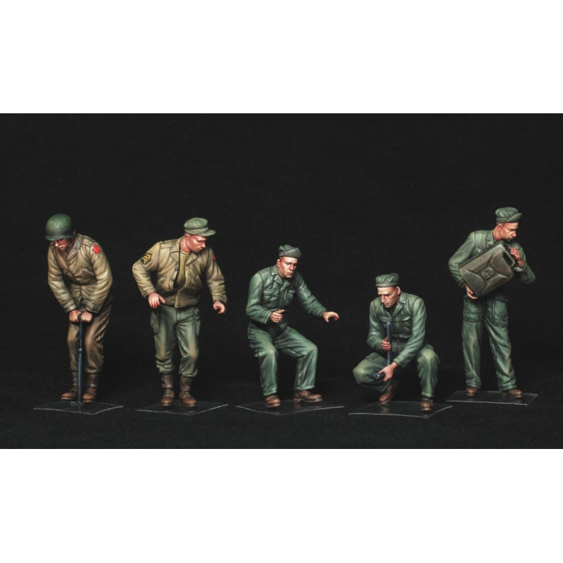 MiniArt 1/35 U.S. ARMY DRIVERS WW II     (35180)