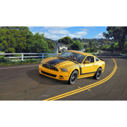 REVELL 1/25 FORD MUSTANG 2013 BOSS       (07652)