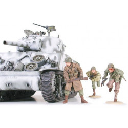 TAMIYA 1/35 M4A3 SHERMAN 105 mm (35251)