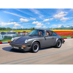 REVELL 1/24 PORSCHE 911 G MODEL COUPE    (07688)