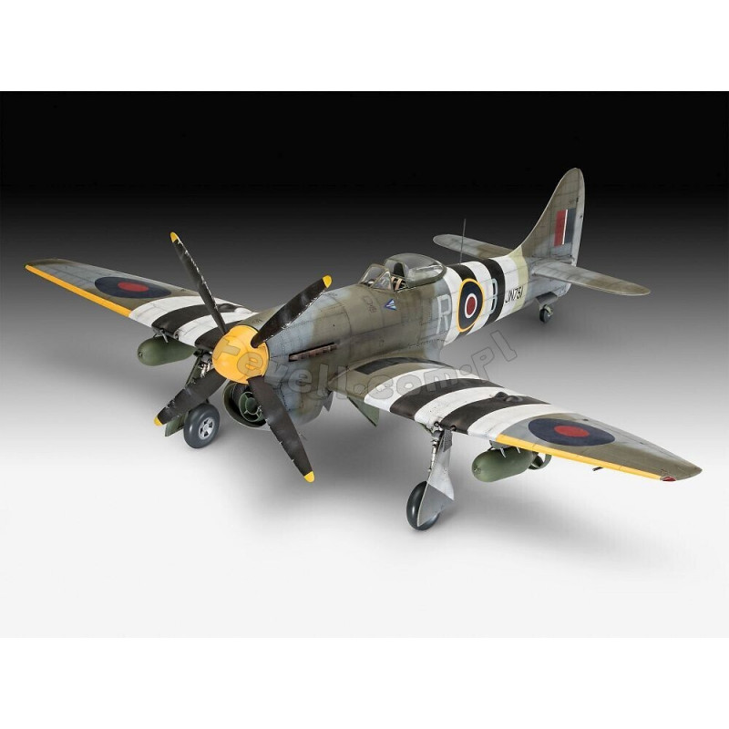 REVELL 1/32 HAWKER TEMPEST MK.V (03851)