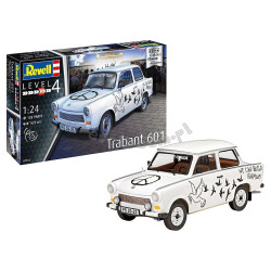REVELL 1/24 TRABANT 601S...