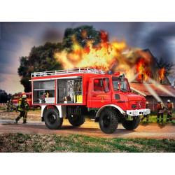 REVELL 1/24 MERCEDES-BENZ UNIMOG U1300L  TLF 8/18 (07512)