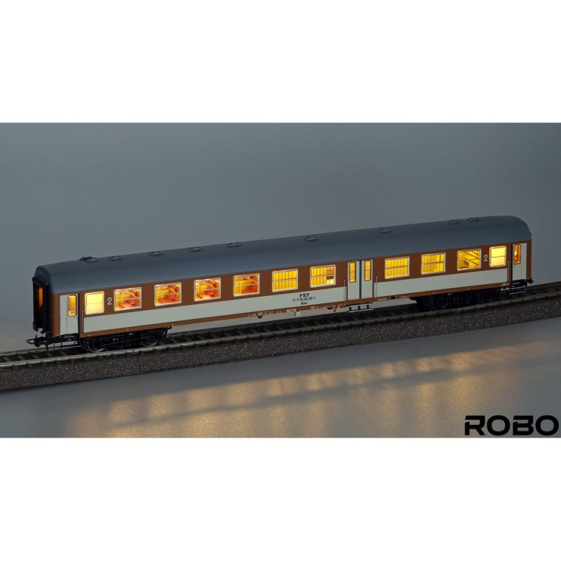 ROBO 272311 PASSENGER WAGON PKP 209C Zamosc station ( with lights )