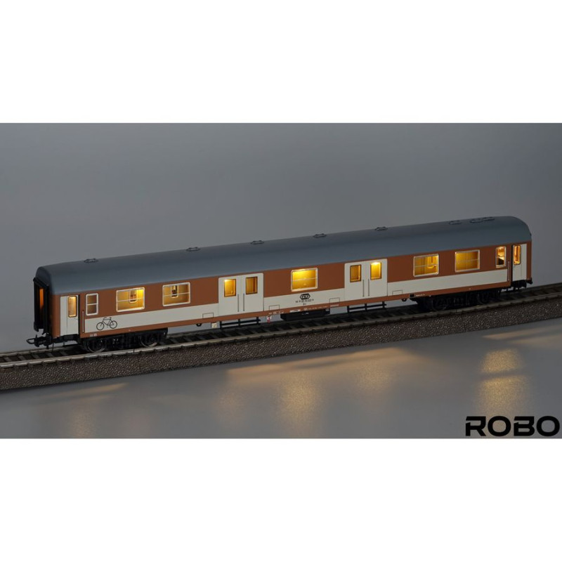ROBO 280321 PASSENGER WAGON PKP 209C station Gdynia ( with lights )