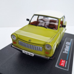 SUN STAR 1/18 TRABANT 601 zielony /      biały