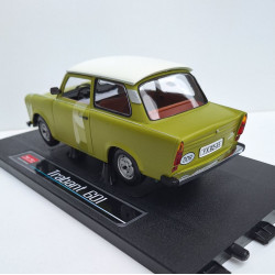 SUN STAR 1/18 TRABANT 601 zielony /      biały (4289)