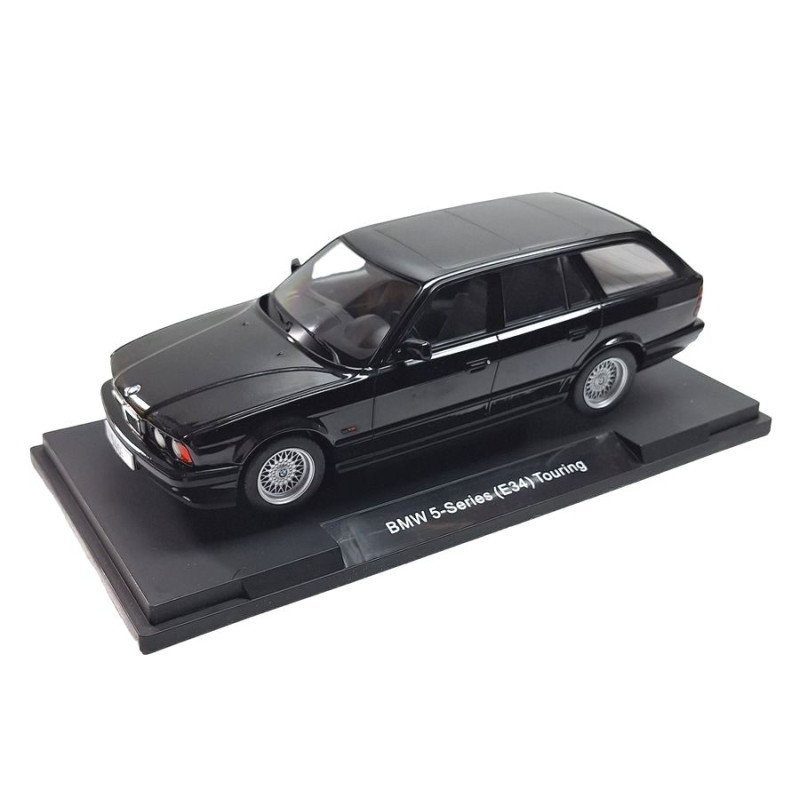 MCG 1/18 BMW 540 (E34) czarny metalik    1991 rok (18329)