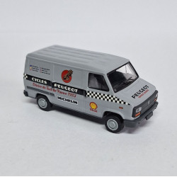 BREKINA 1/87 PEUGEOT J5 BOX 1983 rok     (34921)