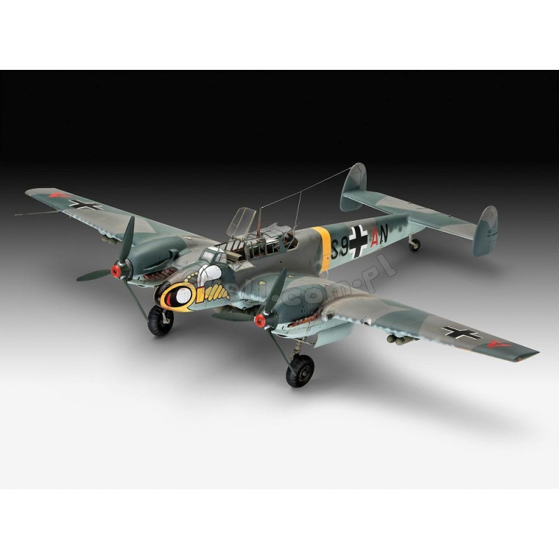 REVELL 1/32 MESSERSCHMITT Bf110 C-2 /    C-7 (04961)