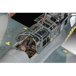 REVELL 1/32 MESSERSCHMITT Bf110 C-2 /    C-7 (04961)