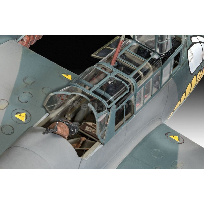 REVELL 1/32 MESSERSCHMITT Bf110 C-2 /    C-7 (04961)