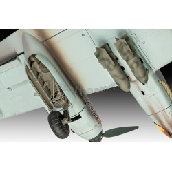 REVELL 1/32 MESSERSCHMITT Bf110 C-2 /    C-7 (04961)