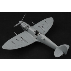 HOBBY BOSS 1/32 SUPERMARINE SPITFIRE     Mk.Vb (83205)