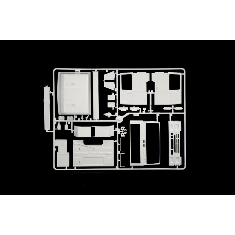 ITALERI 1/24 VOLVO V16 Globetrotter Canvas (3945)