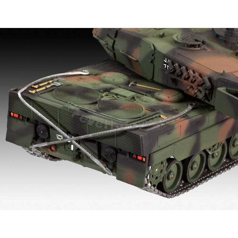 REVELL 1/72 GERMAN  LEOPARD 2A6/A6M MBT 03180