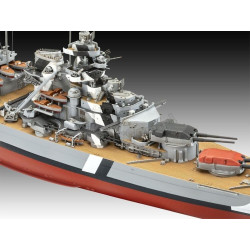 REVELL 1/700 THE LEGENDARY BISMARCK      (05637) SET