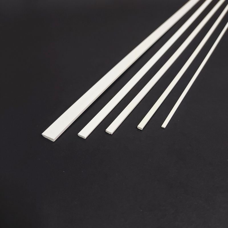 HM PLASTOVÝ PROFIL 0,25 × 1 × 350 mm   (EVG102) – 1 kus