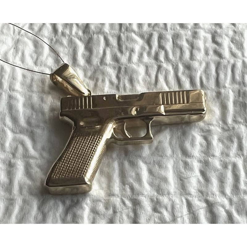 GOLDEN PISTOL - přívěsek