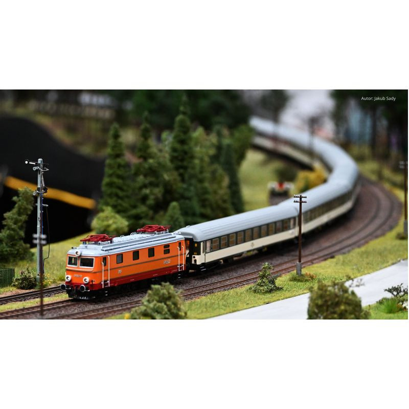 ROBO 200900 EXPRES WARTA - SET OF 7 WAGONS