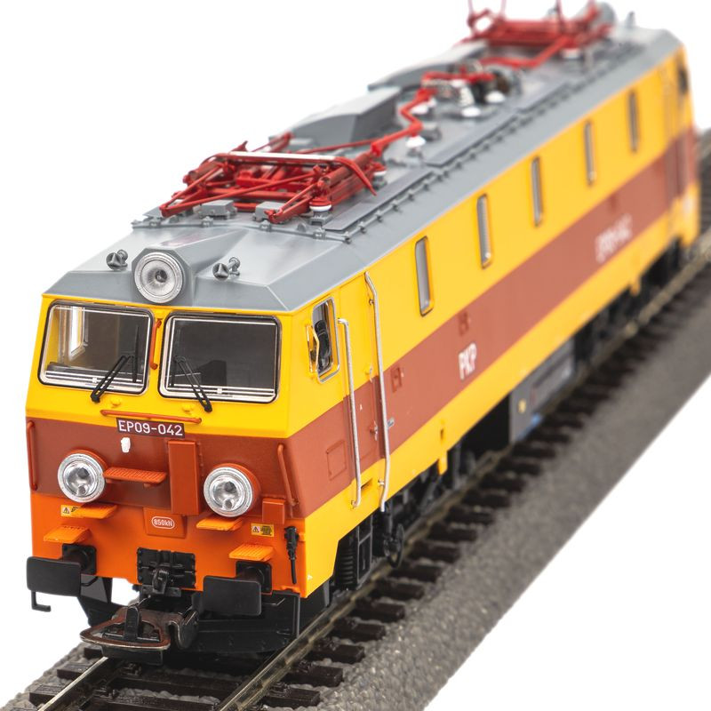 PIKO 97529 ELECTRIC LOCOMOTIVE EP09 PKP ep.V ( with sound )