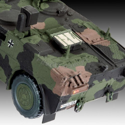 REVELL 1/72 SCOUT CAR FENNEK (03136)