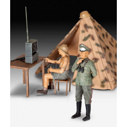 REVELL 1/35 NĚMECKÝ ŠTÁBNÍ AUTOMOBIL TYP 82 (03253)