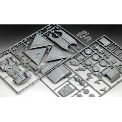 REVELL 1/35 GERMAN STAFF CAR TYPE 82 (03253)