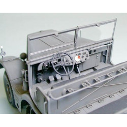 TAMIYA 1/35 GERMAN 18 TON HALF-TRACK FAMO (35239)