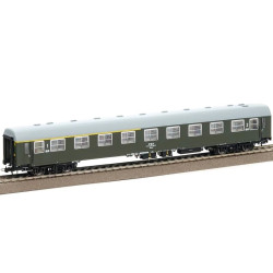 ROBO 233010 PASSENGER WAGON 104Af PKP 1/2 cl. / WARSAW SZCZĘŚLIWICE station ep.IV