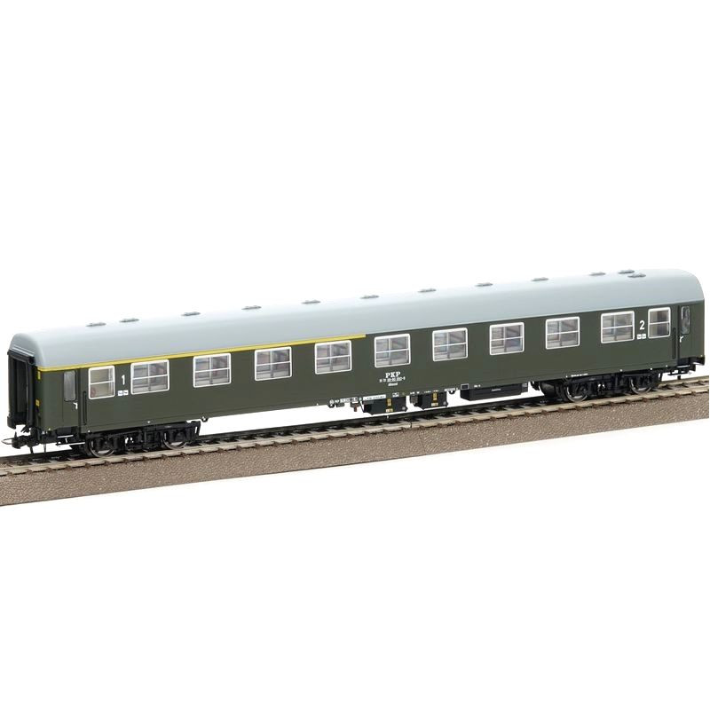 ROBO 233010 WAGON OSOBOWY 104Af PKP 1/2  kl. /  stacja WARSZAWA SZCZĘŚLIWICE ep.IV