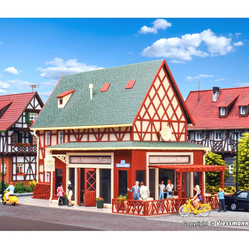 VOLLMER 43681 H0 Pizzeria Luigi s osvětlením, pergolou a příslušenstvím