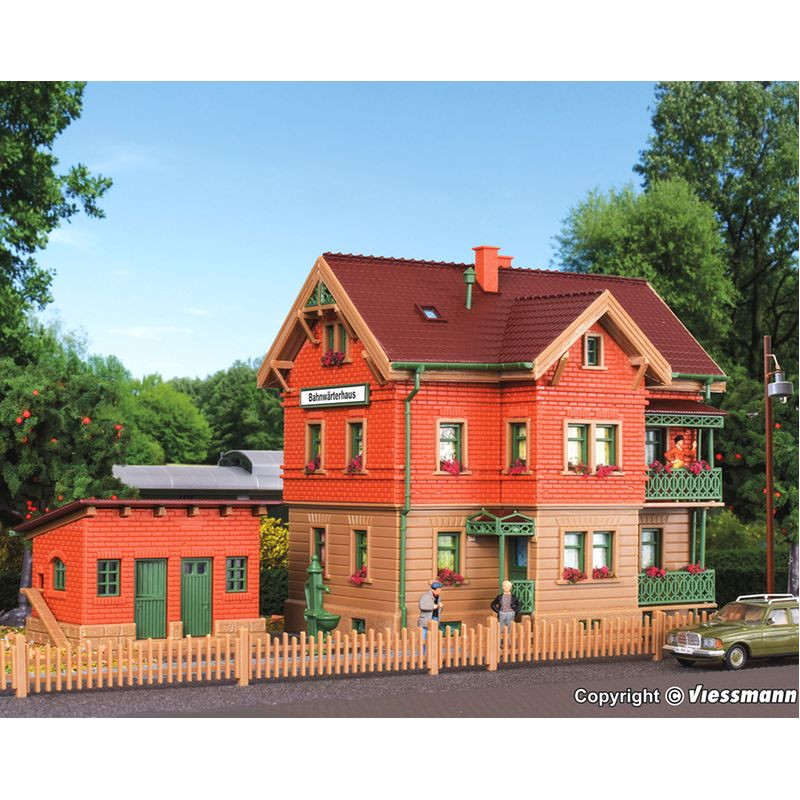 VOLLMER 43529 H0 Esslingenz caretaker's house with chicken coop