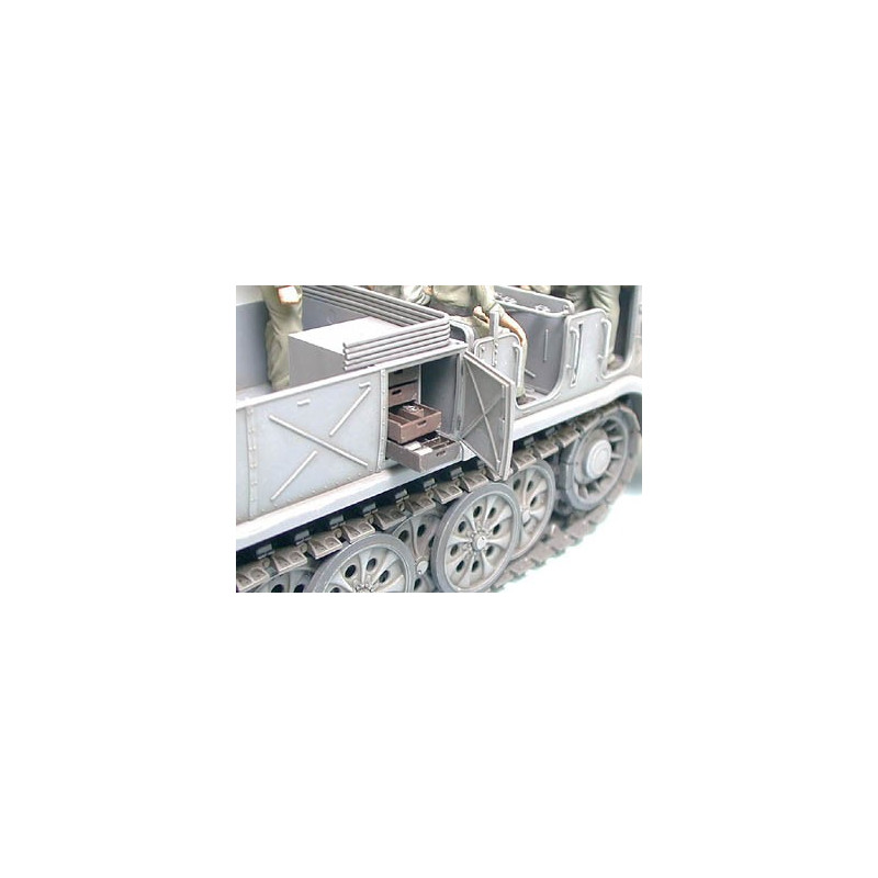 TAMIYA 1/35 NĚMECKÝ 18TUNOVÝ POLOPÁSOVÝ VŮZ FAMO (35239)