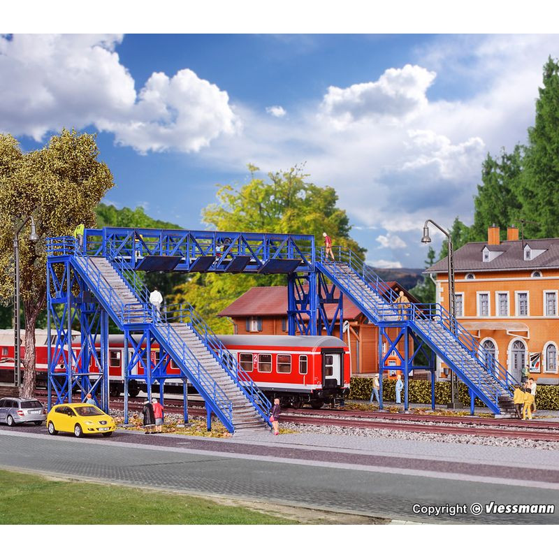 KIBRI 39301 H0 Pedestrian bridge over tracks