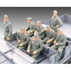 TAMIYA 1/35 NĚMECKÝ 18TUNOVÝ POLOPÁSOVÝ VŮZ FAMO (35239)