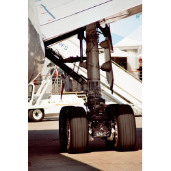 REVELL 1/144 AIRBUS A380 New Livery      (04218)