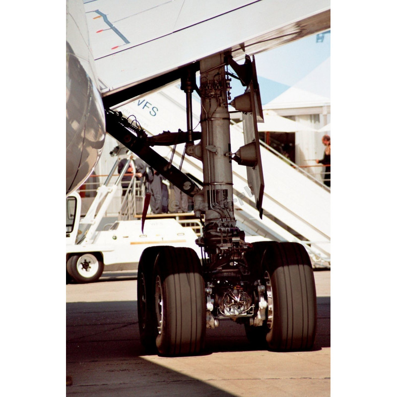 REVELL 1/144 AIRBUS A380 New Livery      (04218)