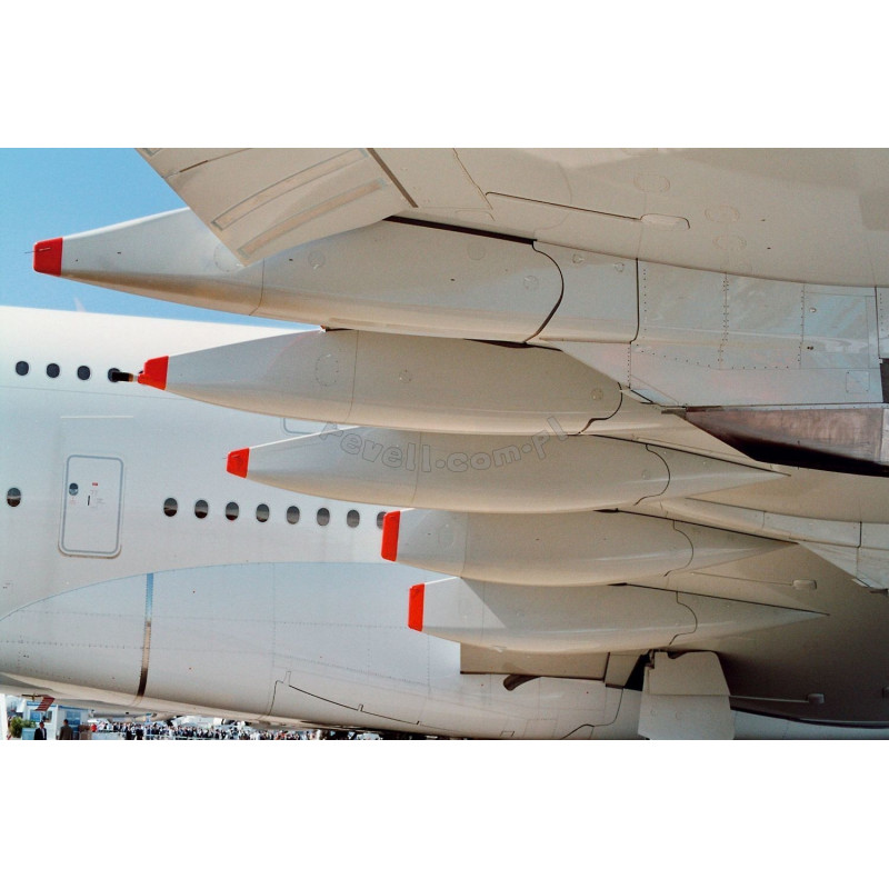 REVELL 1/144 AIRBUS A380 New Livery      (04218)
