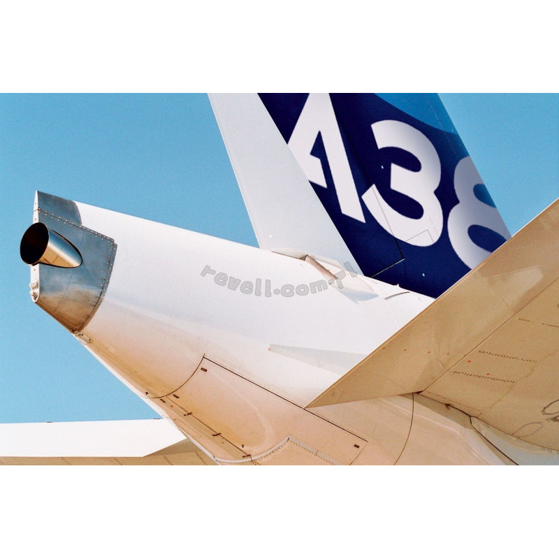 REVELL 1/144 AIRBUS A380 New Livery      (04218)